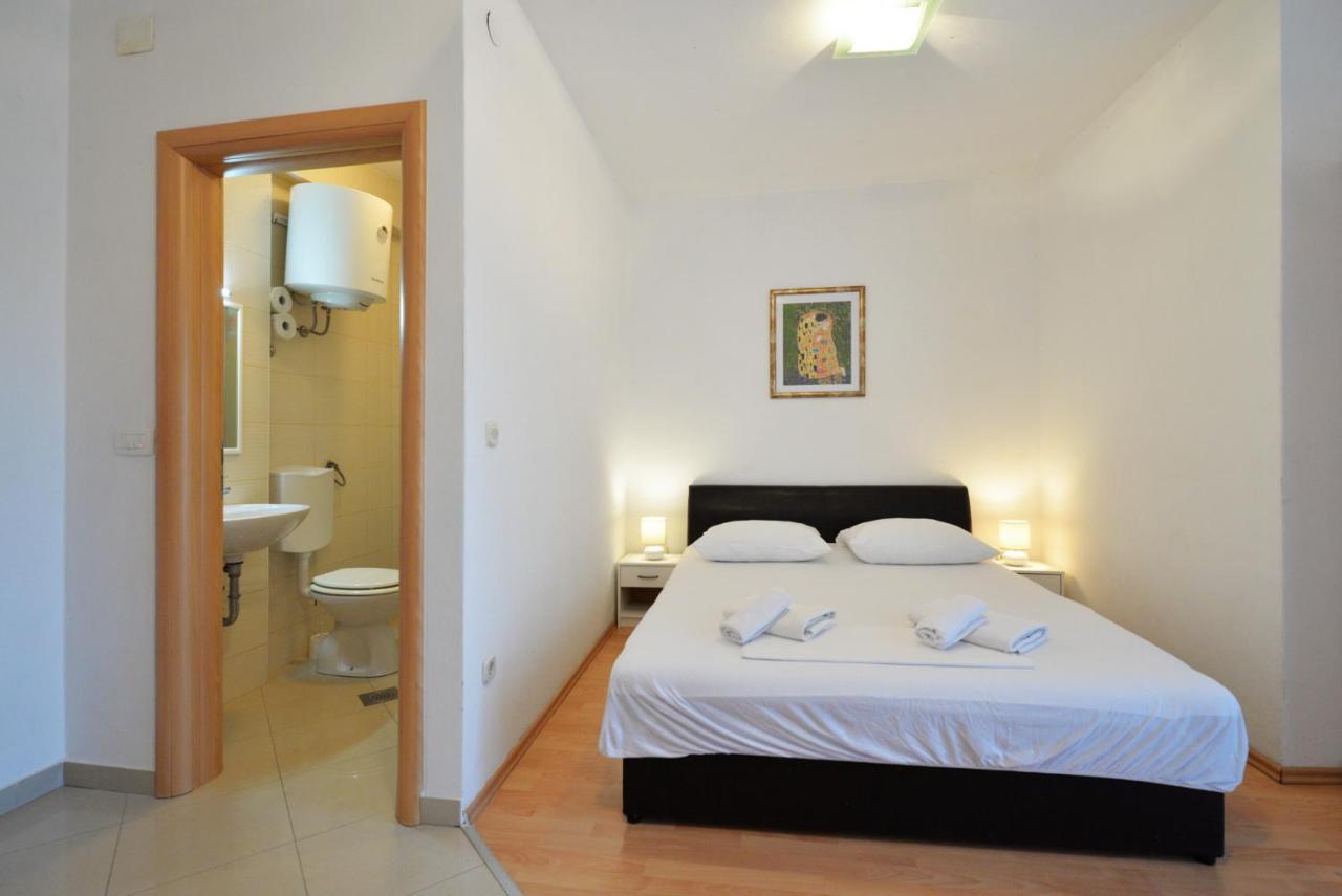 Apartmani Vedrana, Murter Exterior photo