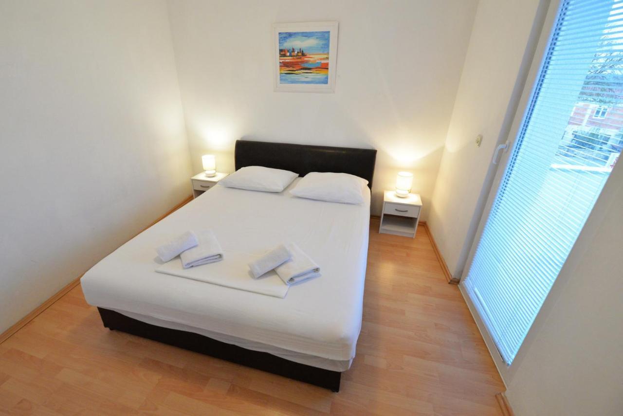 Apartmani Vedrana, Murter Exterior photo