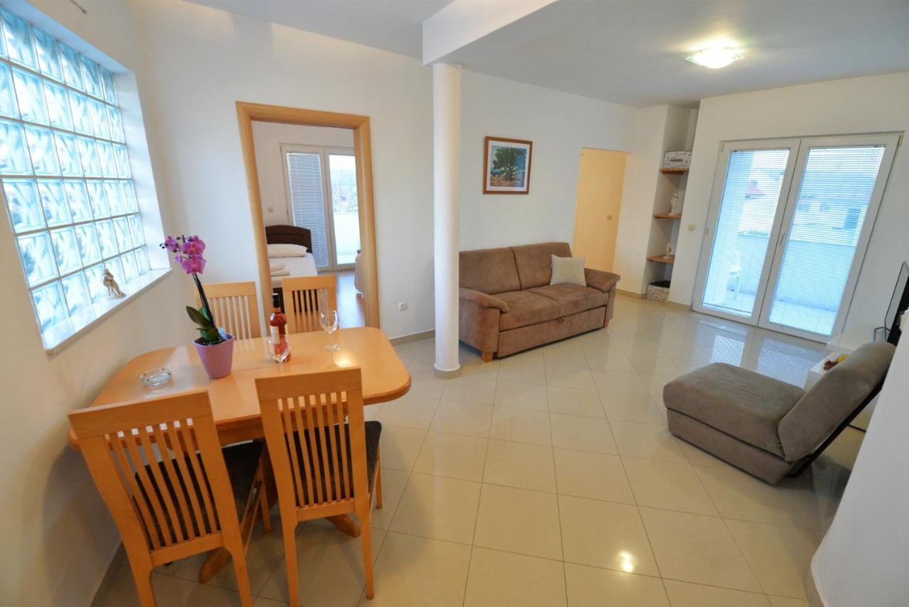 Apartmani Vedrana, Murter Exterior photo