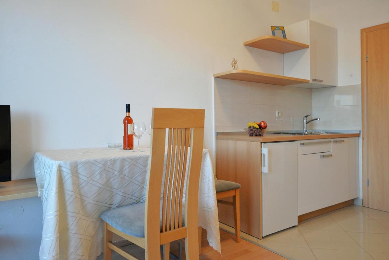 Apartmani Vedrana, Murter Exterior photo