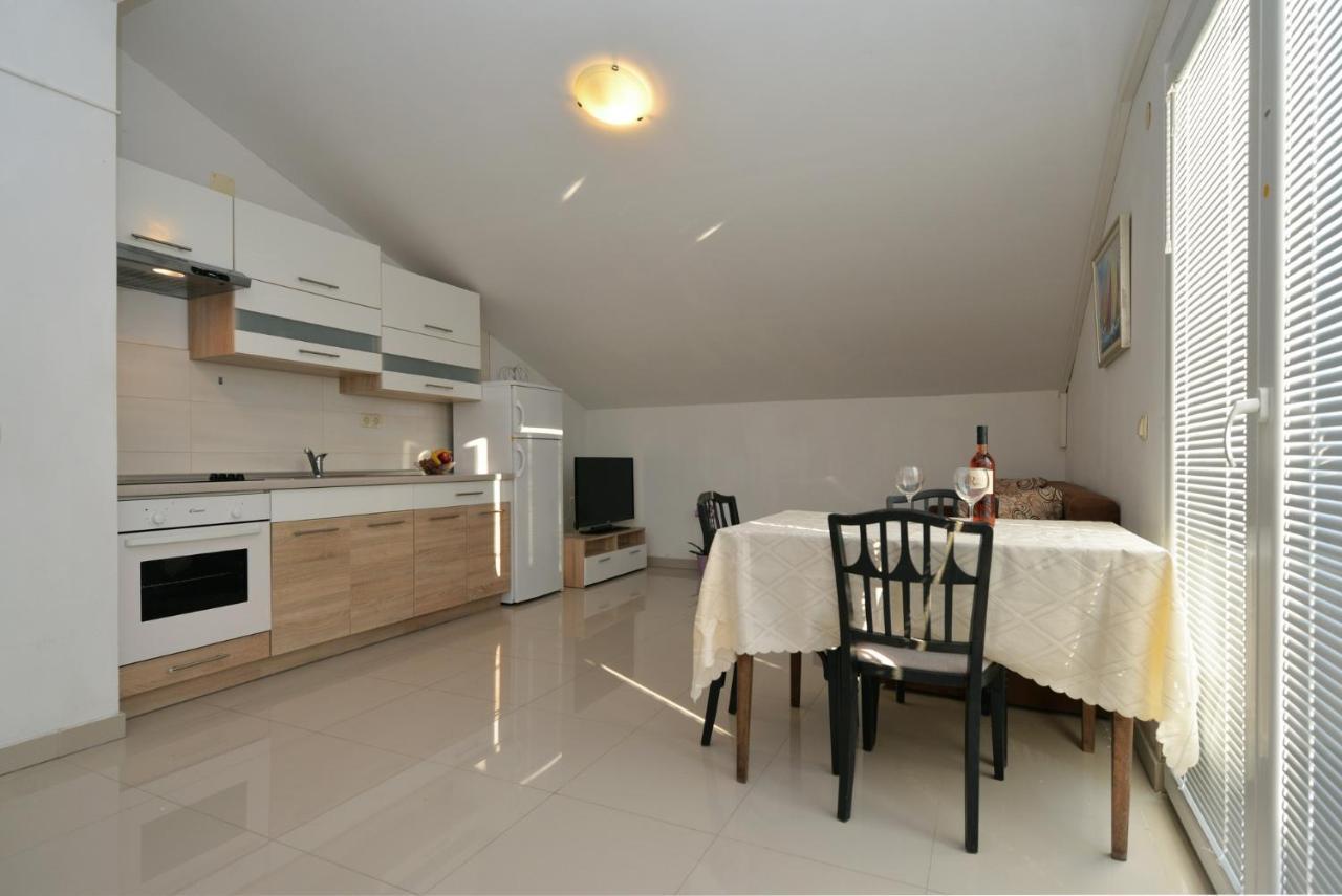 Apartmani Vedrana, Murter Exterior photo