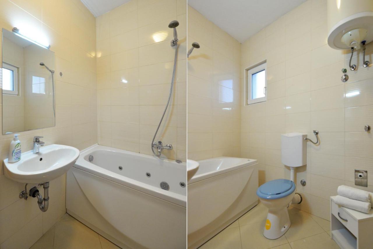 Apartmani Vedrana, Murter Exterior photo